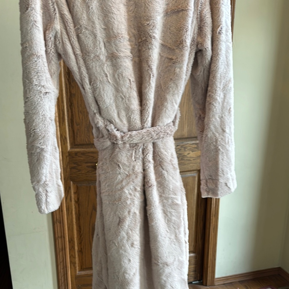 Stars Above Pink Robe - Picture 9 of 10